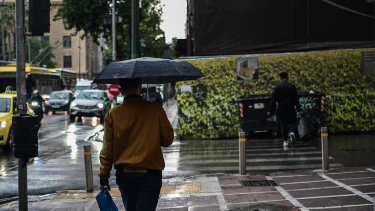 Καιρός: Βροχές, καταιγίδες και άνεμοι έως 8 μποφόρ σήμερα - Ποιες περιοχές θα επηρεαστούν