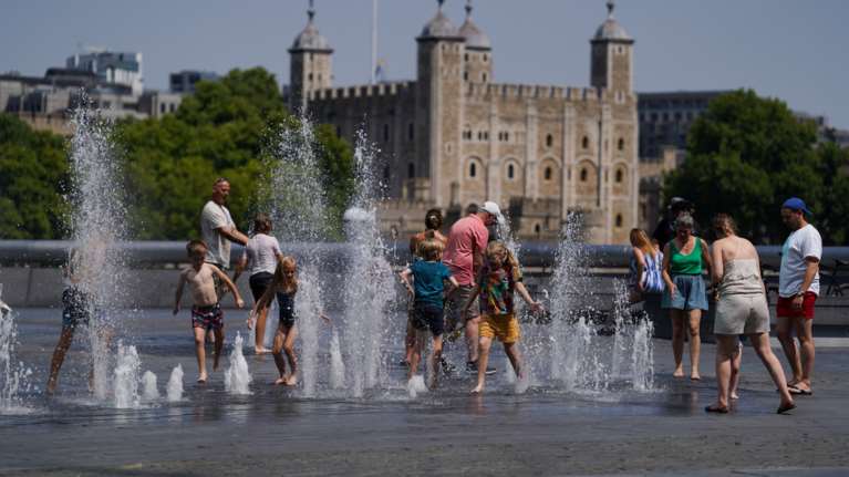 Η ζέστη &quot;πνίγει&quot; την Ευρώπη: Το θερμότερο καλοκαίρι των τελευταίων 140 χρόνων... τουλάχιστον