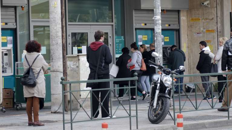 Νέες οδηγίες προφύλαξης για το κοινό από τον ΕΟΔΥ - Τι κάνουμε και τι δεν κάνουμε