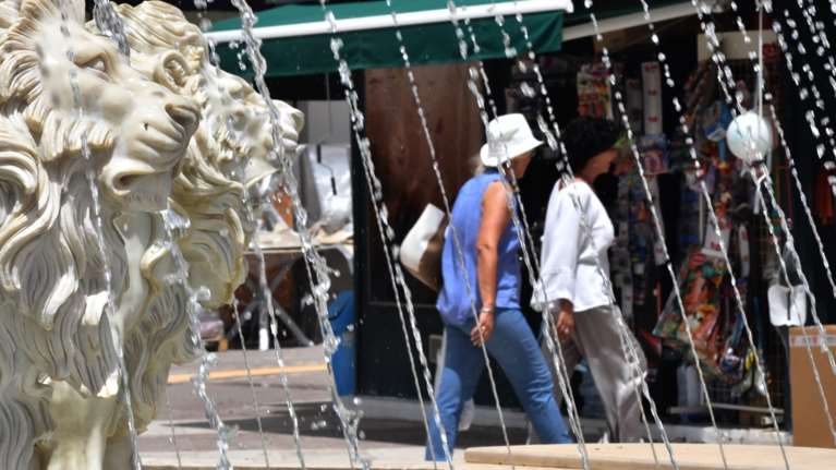 Εκρηκτικό το σκηνικό του καιρού με ισχυρά μελτέμια και υψηλές θερμοκρασίες - Συναγερμός για πυρκαγιές