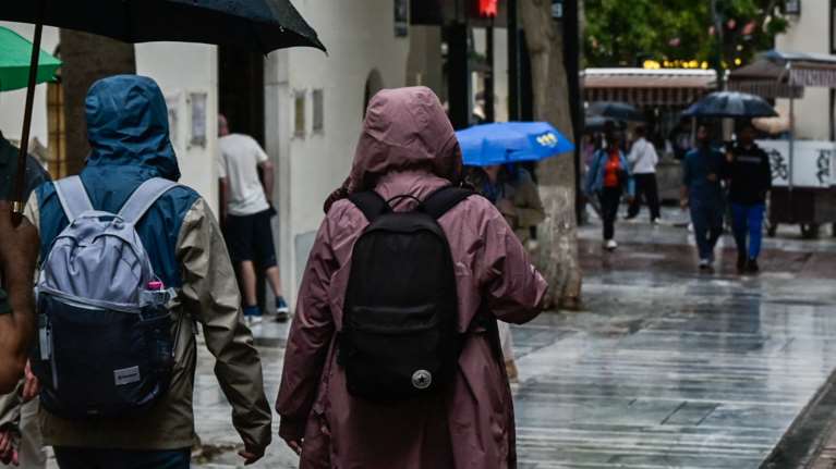 Καιρός: Χωρισμένη στα δύο η χώρα - Πού θα έχει ήλιο και πού έντονες βροχοπτώσεις