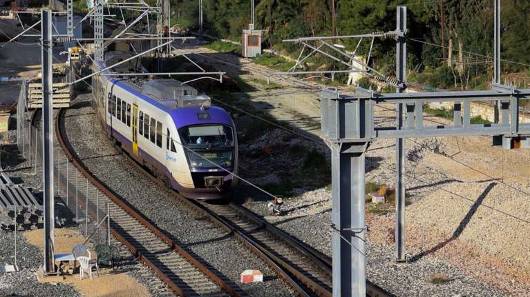 Κατεπείγουσα εισαγγελική έρευνα για το τρένο του Προαστιακού που μπήκε κατά λάθος στη γραμμή του Μετρό