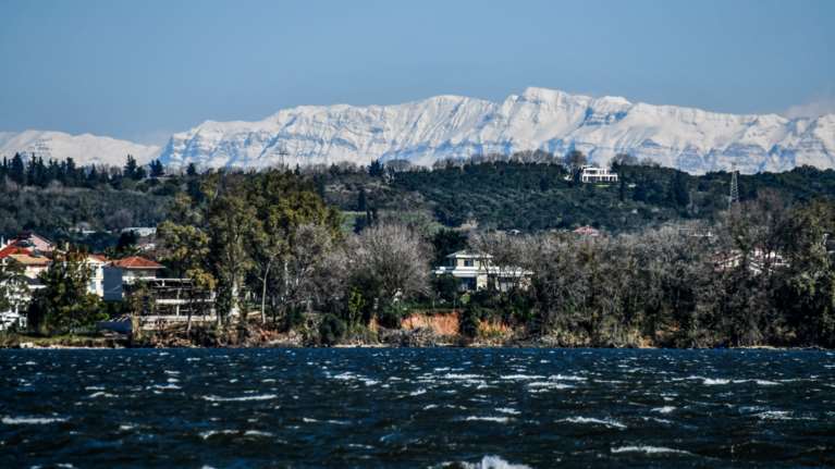 &quot;Δεν αποκλείω ακόμα και χιόνια&quot;: Ο Τσατραφύλλιας προβλέπει βουτιά της θερμοκρασίας 10 βαθμών και θυελλώδεις βοριάδες