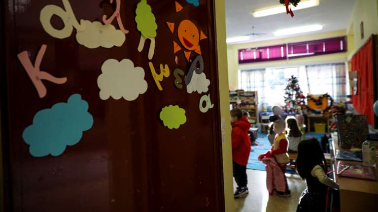 Σοκ: Εβαζαν αγόρια 7-11 ετών να κάνουν σεξ και το προσωπικό του ορφανοτροφείου παρακολουθούσε