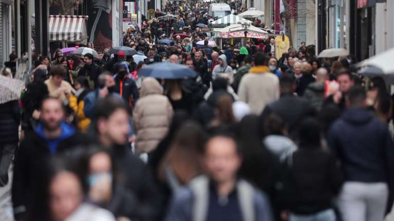 Αντίμετρα για την ακρίβεια: Μειώσεις τιμών σε 2.000 προϊόντα σούπερ μάρκετ - Σε χαμηλό 4ετίας το πετρέλαιο θέρμανσης