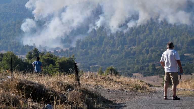 Σοκάρει ο 14χρονος για τη φωτιά στον Θεολόγο: &quot;Έβαζα φωτιές γιατί μου άρεσε να βλέπω φλόγες και καπνούς&quot;