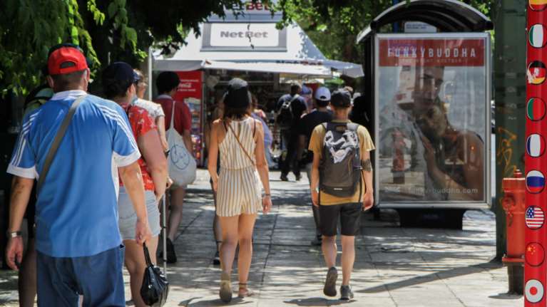 Κορονοϊός: 2.874 νέα κρούσματα σήμερα και 15 θάνατοι - Ανέβηκαν στους 144 οι διασωληνωμένοι