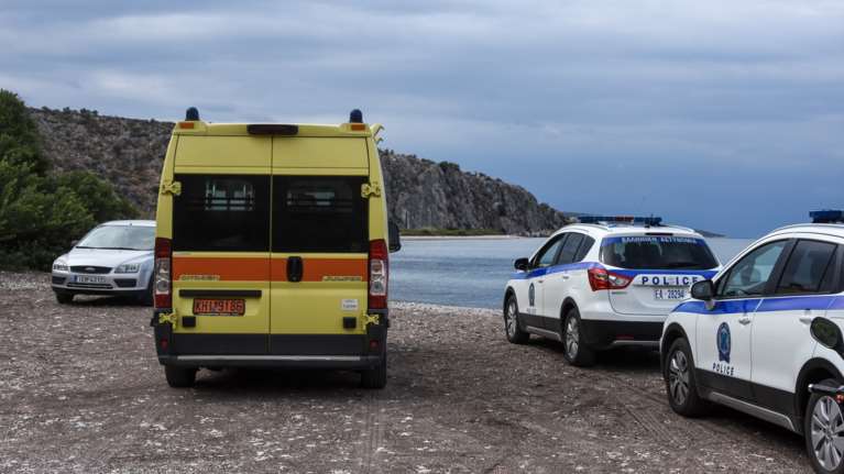 Λαγονήσι: Διασωληνωμένος ο 48χρονος που προσπαθούσε να σώσει τον 8χρονο γιο του από πνιγμό