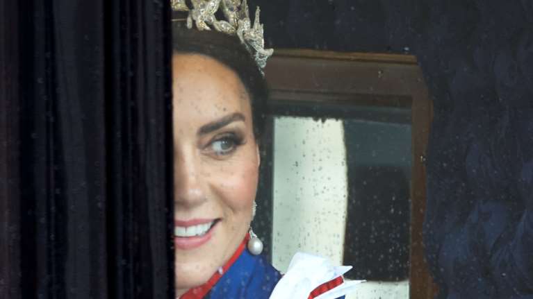 Κέιτ Μίντλετον: Το προκλητικό φόρεμα της δεξίωσης και ο τρόπος που το άλλαξε για να μην βγει εκτός πρωτοκόλλου