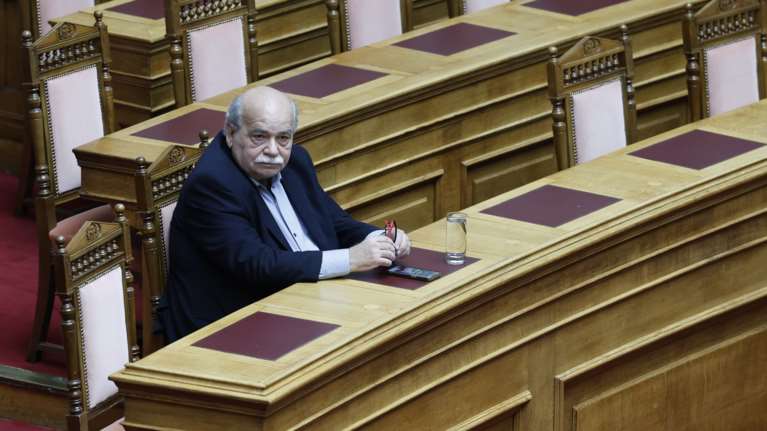 Επί ΣΥΡΙΖΑ και προεδρίας Βούτση η μετάθεση του αστυνομικού στη Βουλή - &quot;Με μένα δεν θα είχε έρθει&quot;, είπε ο Τασούλας