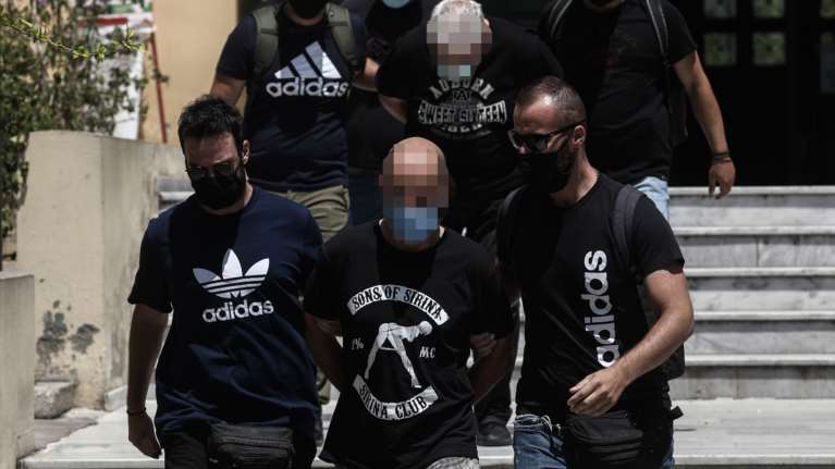 Ηλιούπολη: Η κοπέλα κινδυνεύει από το κύκλωμα του αστυνομικού, καταγγέλλει η δικηγόρος της - &quot;Υπάρχουν και άλλοι&quot;