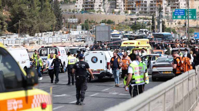 Τρομοκρατική επίθεση στην Ιερουσαλήμ με 5 νεκρούς και αρκετούς τραυματίες - &quot;Εξουδετερώθηκαν&quot; οι δύο δράστες