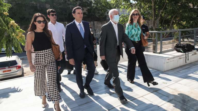 Δίκη Φιλιππίδη - Μαρτυρία φωτιά: Δεν θα δεις θέατρο ούτε από το πεζοδρόμιο&quot; - Χωρίς χειροπέδες ο ηθοποιός στο δικαστήριο