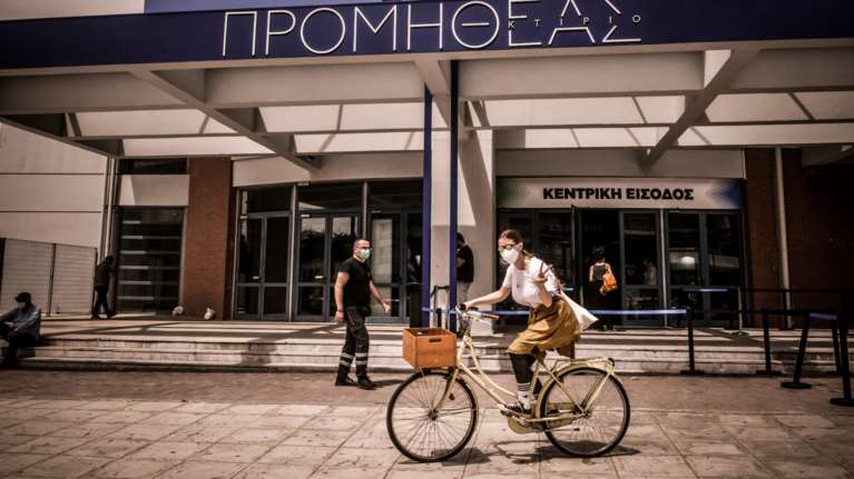 Freedom Pass: Εκτινάχθηκαν τα ραντεβού εμβολιασμού των νέων - Έφθασαν τις 18.000 μέσα σε λίγες ώρες