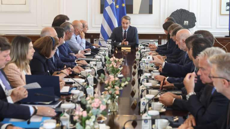 Φουντώνει το παρασκήνιο για τον ανασχηματισμό: Οι καμπάνες για τον Κικίλια και ο χρόνος των αλλαγών