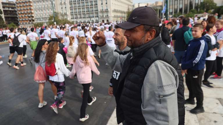 Τέμπη: Γιατί η Ζωή Κωνσταντοπούλου ζήτησε και πέτυχε αναβολή της εκταφής του γιου του Πάνου Ρούτσι