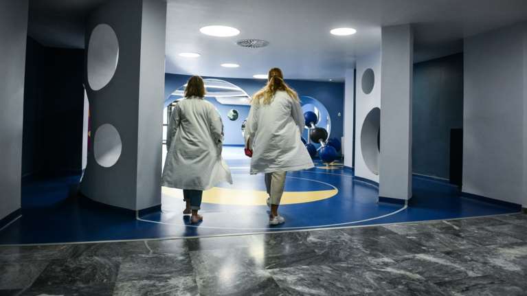 Αγωνία για 11χρονο που έπεσε με το ποδήλατο στην Κάρπαθο - Μεταφέρθηκε διασωληνωμένος στην Αθήνα