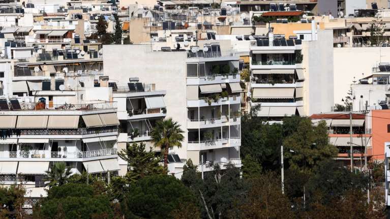Ο εφιάλτης των ενοικίων πνίγει τα νοικοκυριά και πιέζει την κυβέρνηση – Ποια μέτρα πέφτουν στο τραπέζι