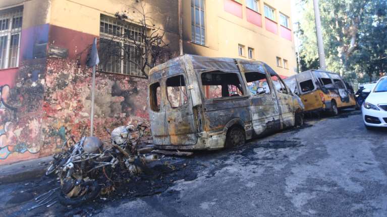 Βίντεο ντοκουμέντο από την εμπρηστική επίθεση στου Ζωγράφου με ορμητήριο την Πανεπιστημιούπολη- Τρόμος για τους κατοίκους