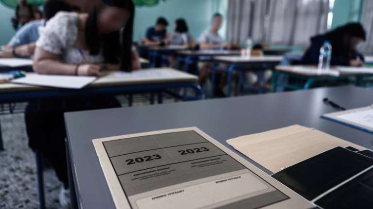Πανελλήνιες 2023: Οι απαντήσεις στη Νεοελληνική Γλώσσα και Λογοτεχνία - Ποιο ήταν το θέμα που δυσκόλεψε τους υποψήφιους