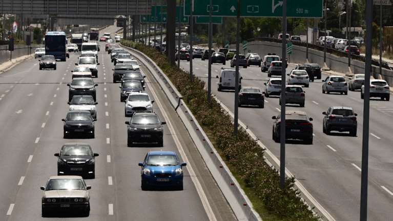 Νέος ΚΟΚ: Βαριές ποινές για κόκκινο, κράνος, αλκοόλ, ζώνη και κινητό - Πότε μπαίνει σε εφαρμογή