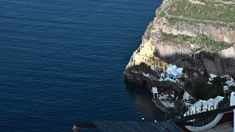 &quot;Τρέμει&quot; η Σαντορίνη: Απανωτοί σεισμοί ταρακούνησαν την περιοχή τα ξημερώματα - 8 σεισμικές δονήσεις μέσα σε μισή ώρα