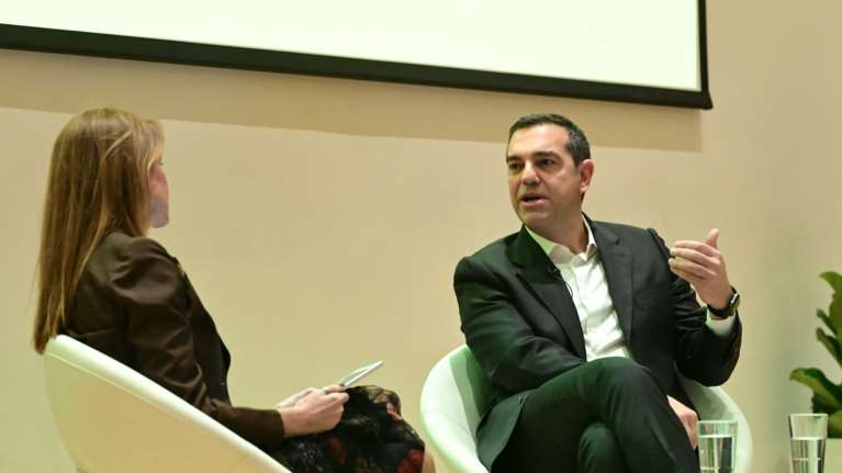 Η πρώτη αυτοκριτική του Αλέξη Τσίπρα: &quot;Στη Novartis και στις τηλεοπτικές άδειες η διαχείρισή μας ήταν ατυχής&quot; - &quot;Καρφιά&quot; σε Βαρουφάκη