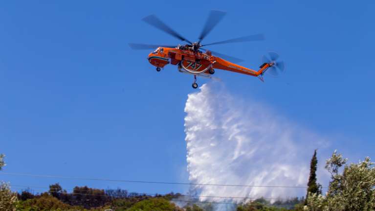 Φωτιά στο Γραμματικό: Συναγερμός στην Πυροσβεστική για την &quot;ξηρή καταιγίδα&quot; στην Αττική - Κεραυνοί χωρίς βροχή