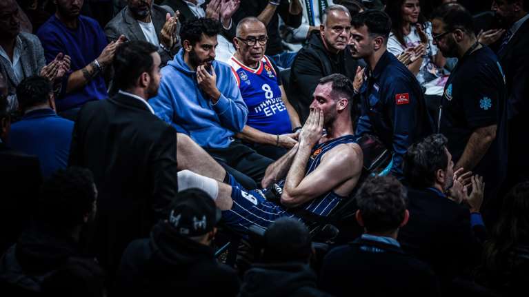 Ο σοκαριστικός τραυματισμός του Γιώργου Παπαγιάννη - Ρήξη χιαστού, χάνει όλη τη σεζόν ο διεθνής άσος [βίντεο]