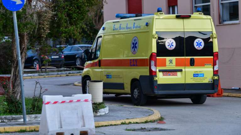 Τραγωδία στη Γλυφάδα: 18 μηνών αγοράκι έπεσε από τον τέταρτο όροφο και σκοτώθηκε