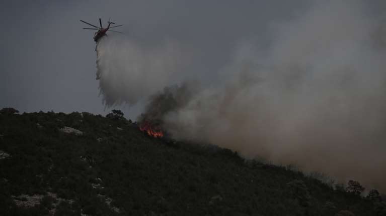 Πώς και γιατί ξέφυγε η φωτιά στα Δερβενοχώρια- Τι αποκαλύπτει το ρεπορτάζ της "Καθημερινής" για τη μεγάλη καταστροφή