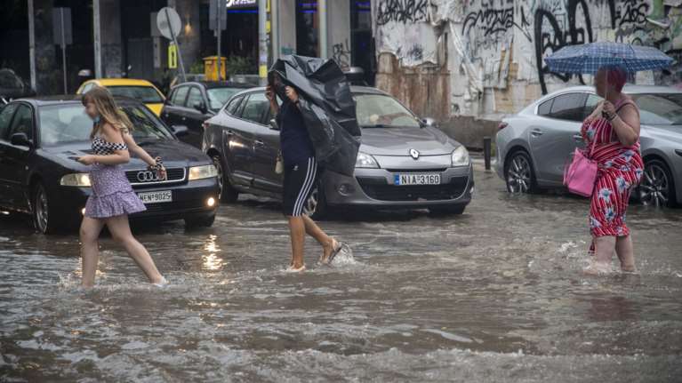 Εκτακτο δελτίο της ΕΜΥ: Επιδείνωση του καιρού από το βράδυ - Πού θα είναι έντονα τα φαινόμενα