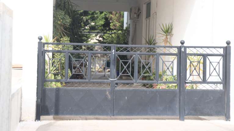 Μενίδι: &quot;Αυτή κρατούσε το σφυρί, εγώ απλά προσπάθησα να την αφοπλίσω&quot; - Τα πρώτα λόγια του 84χρονου που σκότωσε τη γυναίκα του