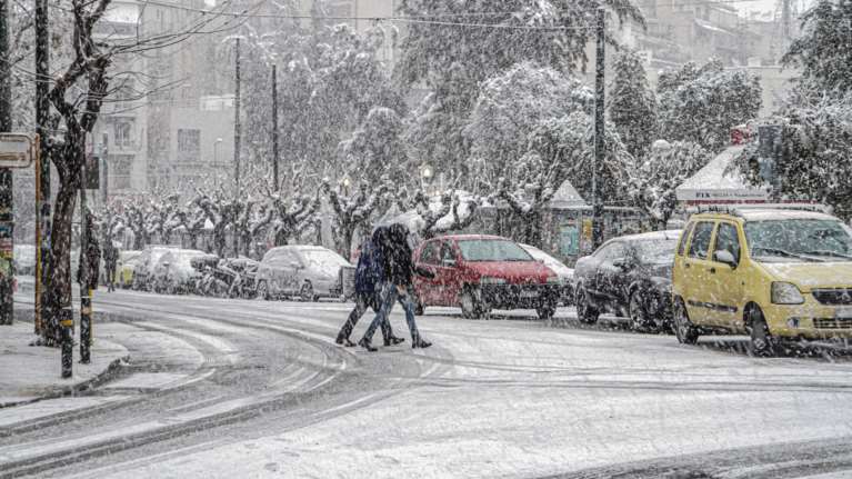 Κόντρα μετεωρολόγων για τον χιονιά: &quot;Τζούφιος&quot; λέει ο Καλλιάνος, θα χιονίσει και στο κέντρο της Αθήνας επιμένει ο Μαρουσάκης