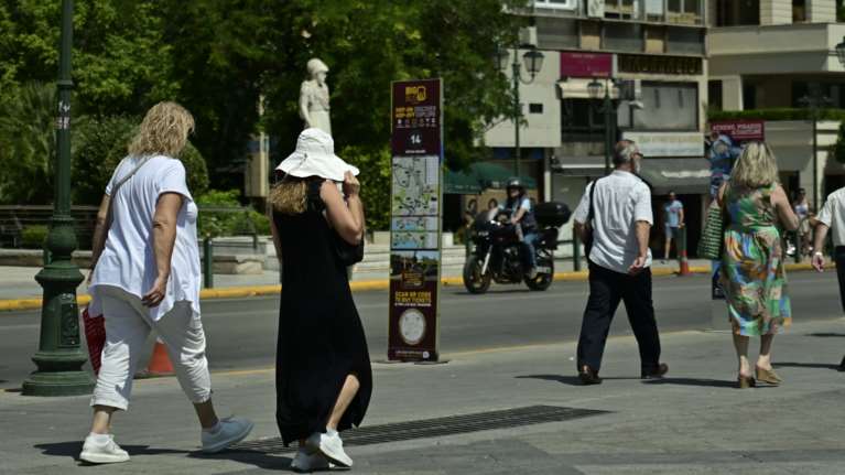 Νέο έκτακτο δελτίο επιδείνωσης καιρού: Στο έλεος του καύσωνα η χώρα μέχρι την Παρασκευή - Πού θα έχουμε 43άρια
