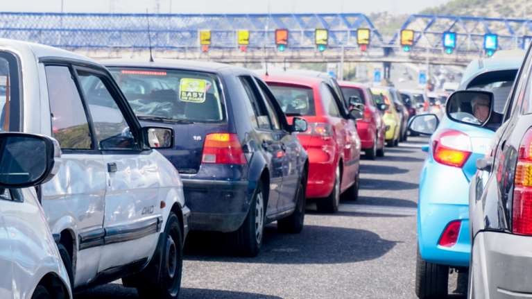 Πάσχα: Κορυφώνεται η έξοδος των εκδρομέων - Πάνω από 110.000 οχήματα έφυγαν εκτός Αθήνας από τη Μ. Τετάρτη