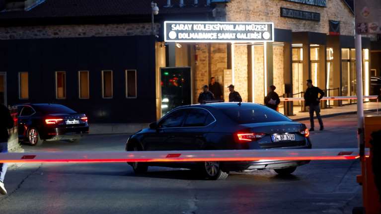 Στο κενό η συνάντηση για το Ουκρανικό: Επιστρέφουν στις χώρες τους Τραμπ και Ζελένσκι -Την Παρασκευή οι συνομιλίες