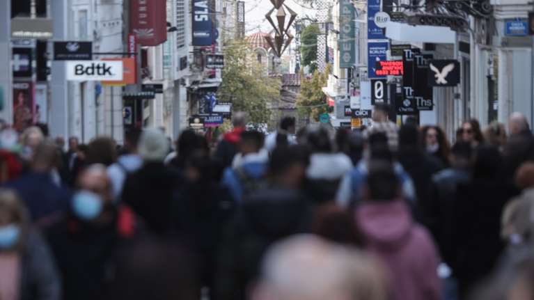 Σε ποιες περιοχές της Ελλάδας έχουν περισσότερα λεφτά στην τράπεζα - Στα 5.000 ευρώ το μέσο υπόλοιπο των λογαριασμών