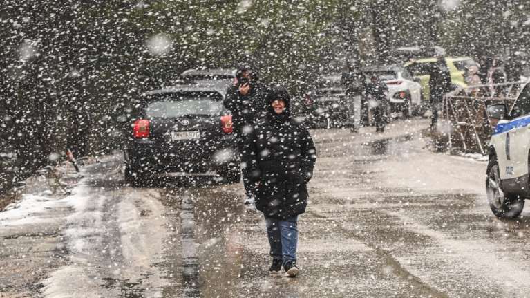 Πρόγνωση μετεωρολόγων για τσουχτερό κρύο την Πρωτοχρονιά: Σε ποιες περιοχές θα χιονίσει