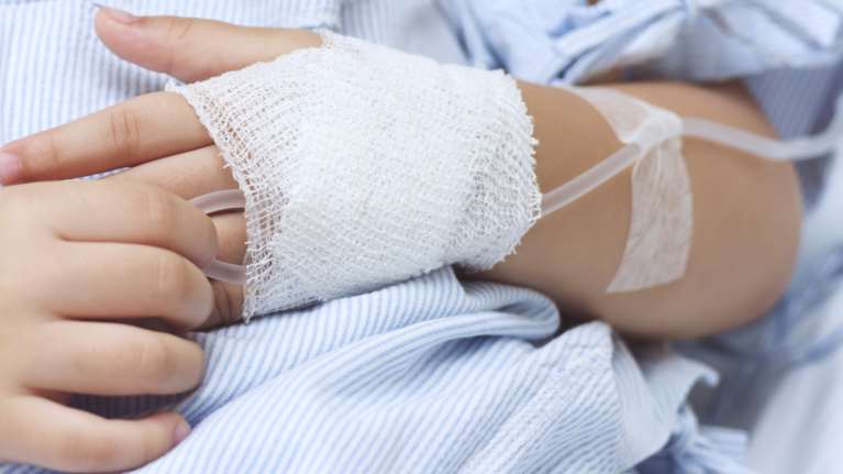 Συναγερμός για τον στρεπτόκοκκο μετά τον 6ο θάνατο παιδιού φέτος στην Ελλάδα - Τι να προσέξουν οι γονείς