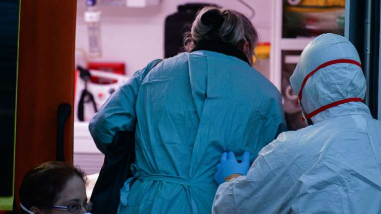 Εκτίμηση "βόμβα" από την καθηγήτρια Λινού: Έως 15.000 τα κρούσματα κορονοϊού στην Ελλάδα