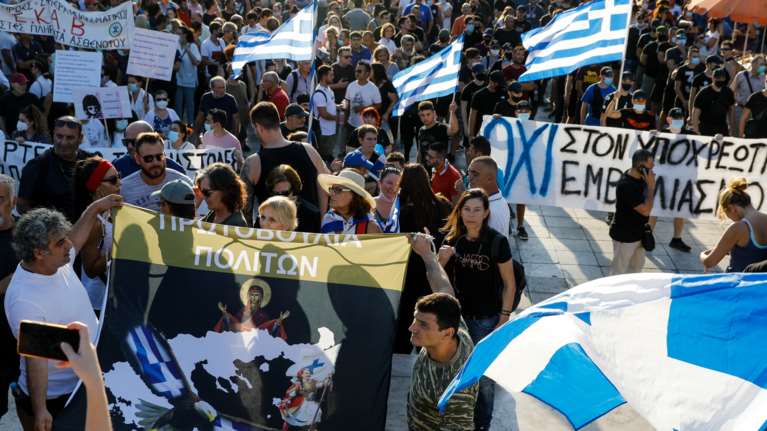 Fake news αρνητών: Στον εισαγγελέα δύο δικογραφίες σε βάρος 20 ατόμων