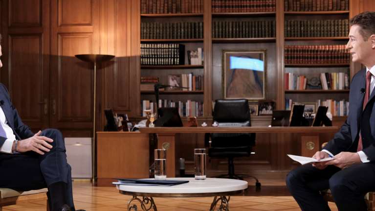 Μητσοτάκης: &quot;Πρωτοχρονιά με εμβόλιο στην Ελλάδα - Χριστούγεννα με το πολύ 9 άτομα&quot;