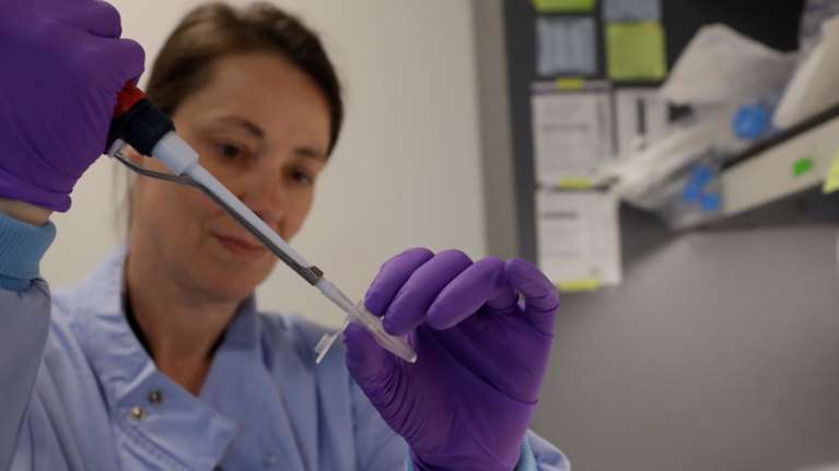 Crash Test: Αυτά είναι τα 4 εμβόλια κατά του κορονοϊού- Πόσο θα κοστίζουν, ποιές οι διαφορές, οι δυσκολίες της μεταφοράς