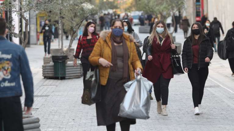 Κορονοϊός: &quot;Βράζουν&quot; το κέντρο της Αθήνας και τα δυτικά προάστια - Εκατοντάδες κρούσματα σε 7 μέρες