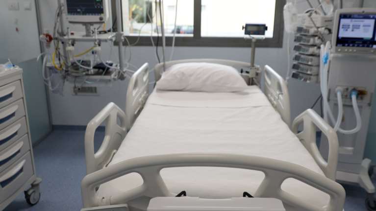 Κορονοϊός: &quot;Λιγοστεύουν&quot; επικίνδυνα οι άδειες κλίνες ΜΕΘ- Μόλις 16 στη Θεσσαλονίκη και 161 ελεύθερες σε όλη την Ελλάδα