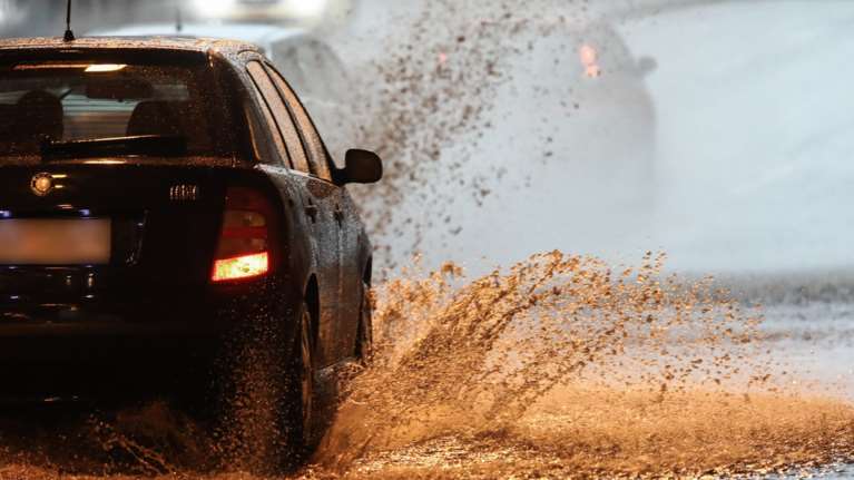 Έκτακτο δελτίο της ΕΜΥ για επικίνδυνα καιρικά φαινόμενα: Ισχυρές βροχές, καταιγίδες και πτώση της θερμοκρασίας