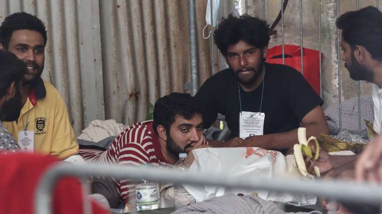 Ναυάγιο στην Πύλο: Συνελήφθησαν 9 Αιγύπτιοι ως διακινητές - Πνίγηκε ο καπετάνιος του αλιευτικού