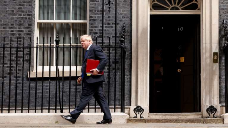 Βρετανία: Εκτός ο Τζόνσον από τη μάχη για την πρωθυπουργία - Έτοιμος να αναλάβει ο Σούνακ