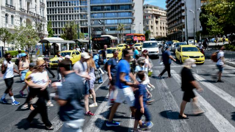 Τι σημαίνει η έξοδος από τη μεταμνημονιακή εποπτεία: Μπορούν να γίνουν αυξήσεις σε συντάξεις και μισθούς;